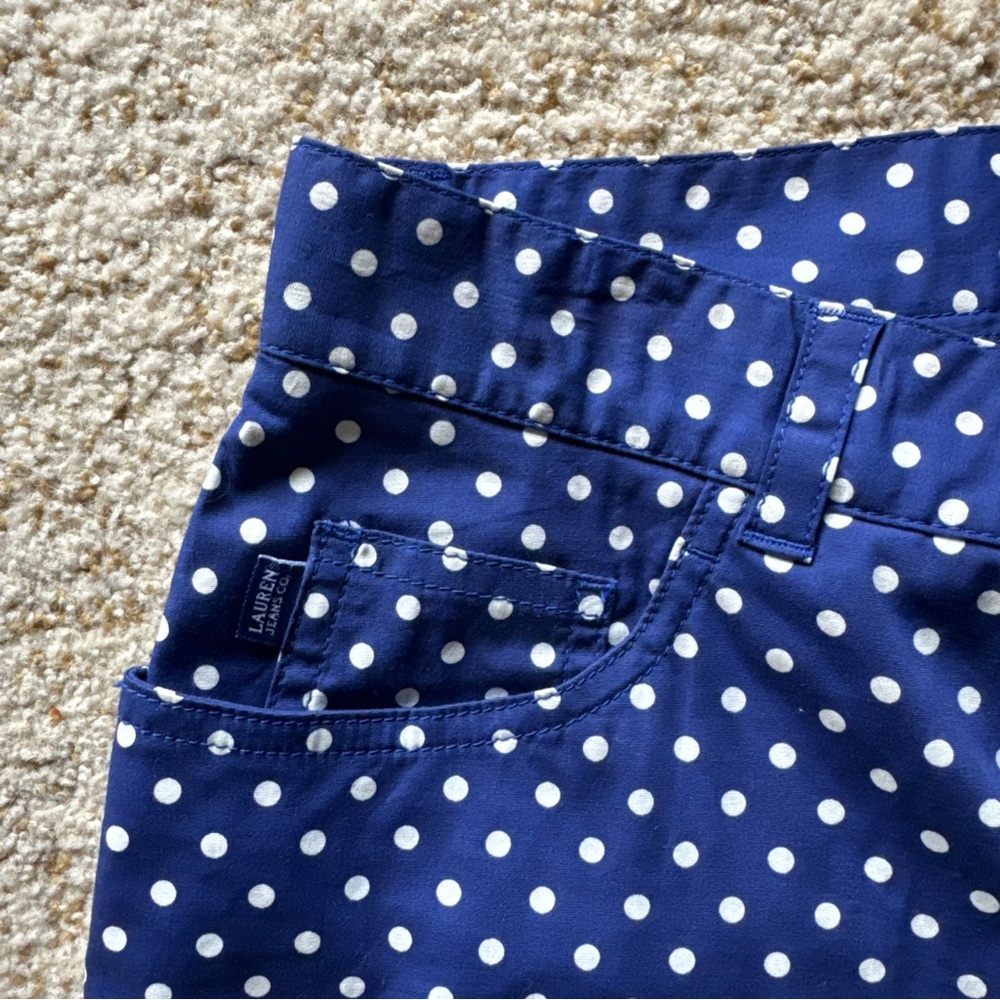 Lauren Jeans Co. Ralph Lauren Size 4 Royal Blue White Polka Dot Capri Pants - Picture 4 of 8